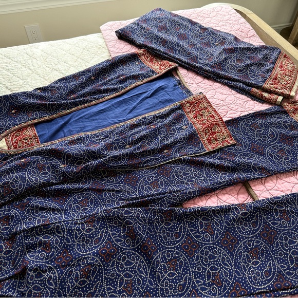 Embroidered Blue and Red Sleeveless palazzo suit - Picture 6 of 7